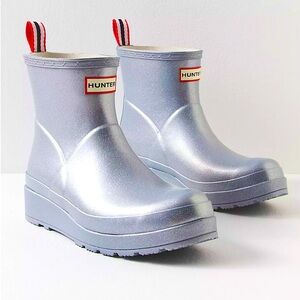 NEW HUNTER Original Play Short Cosmic Rain Boot in Silver Glitter